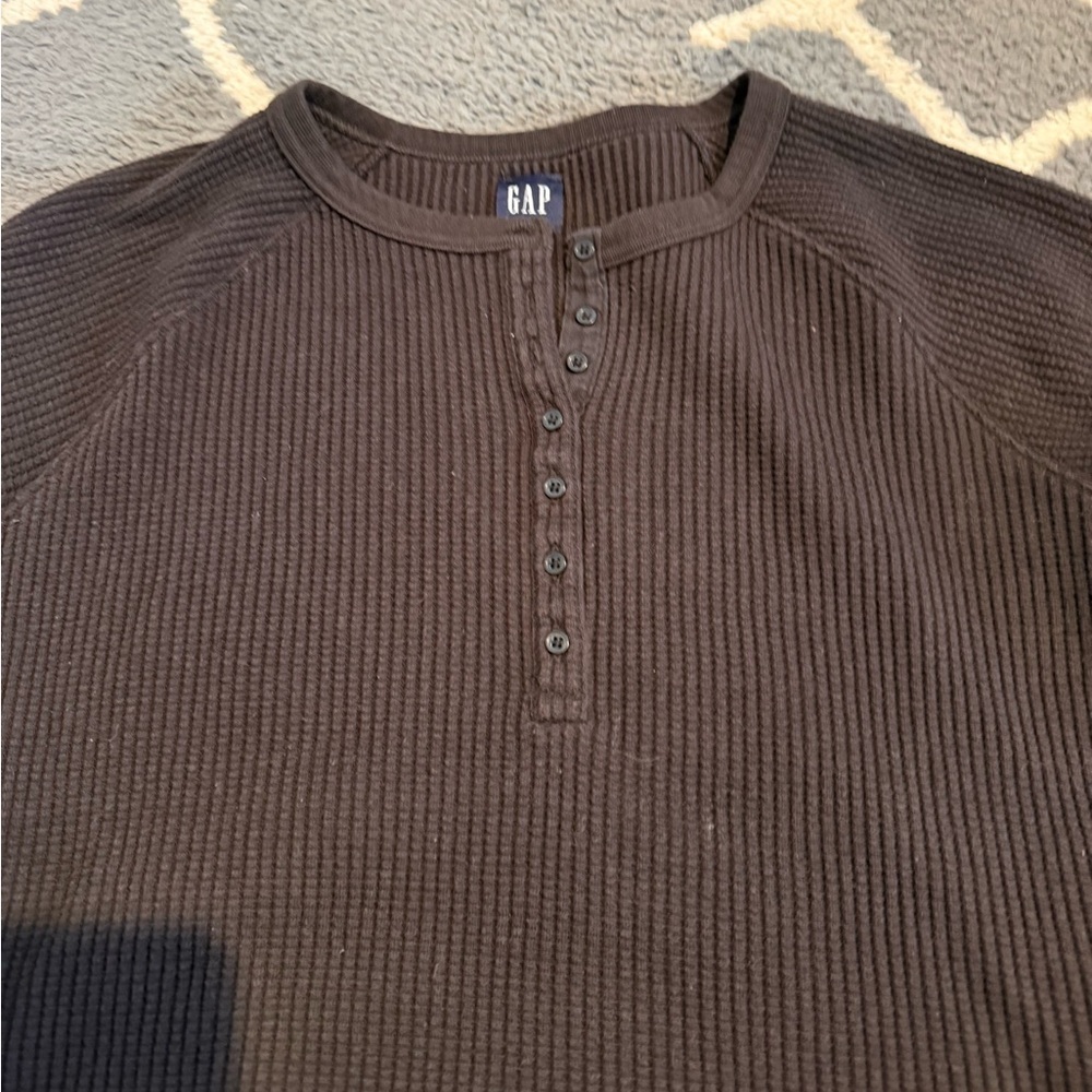 GAP Ribbed Henley Top and Cropped Ribbed Pants - Picture 6 of 9